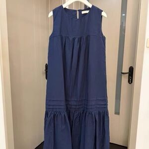 Elegant Navy Sleeveless Dress
